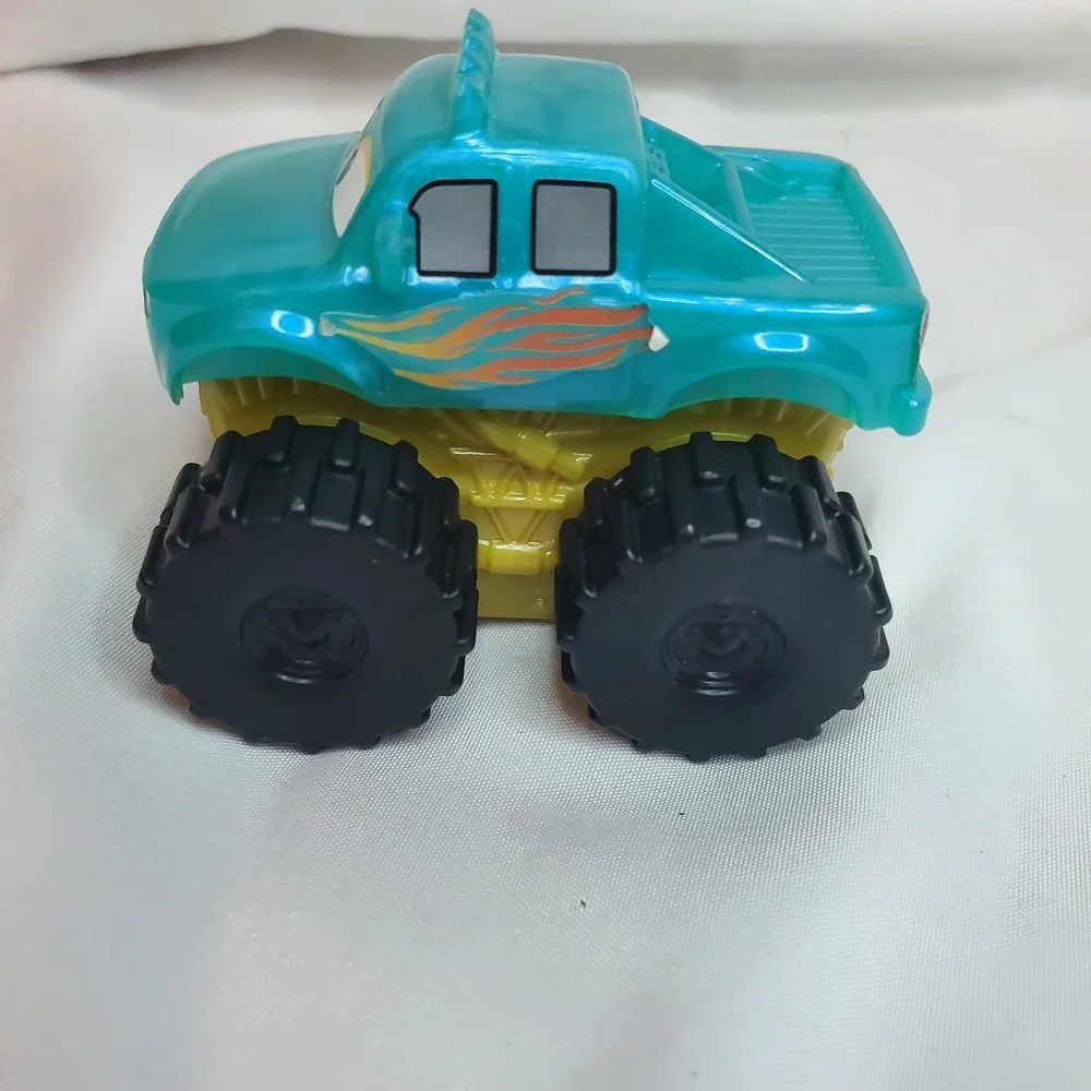 2022 McDonald's Happy Meal Toys Disney Pixar Mcqueen Cars on the Road Toy #6 IVY